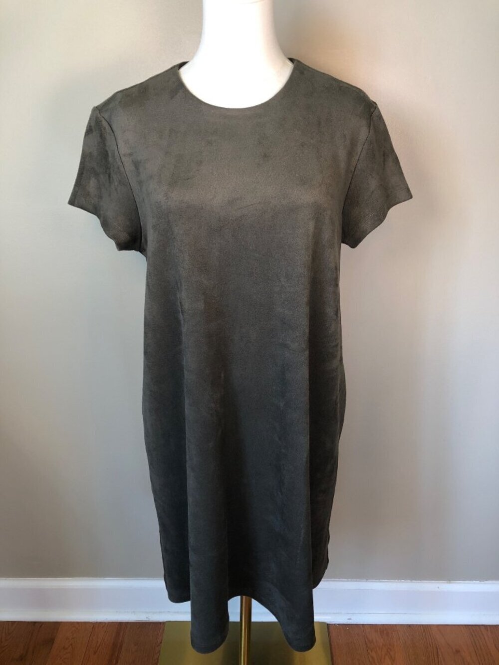 J McLaughlin Faux Suede Olive Short Sleeve Stretchy Contemporary Shift Dress L